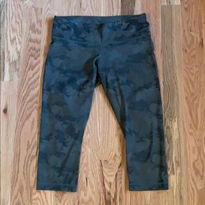 Lululemon camo print legging sz 8